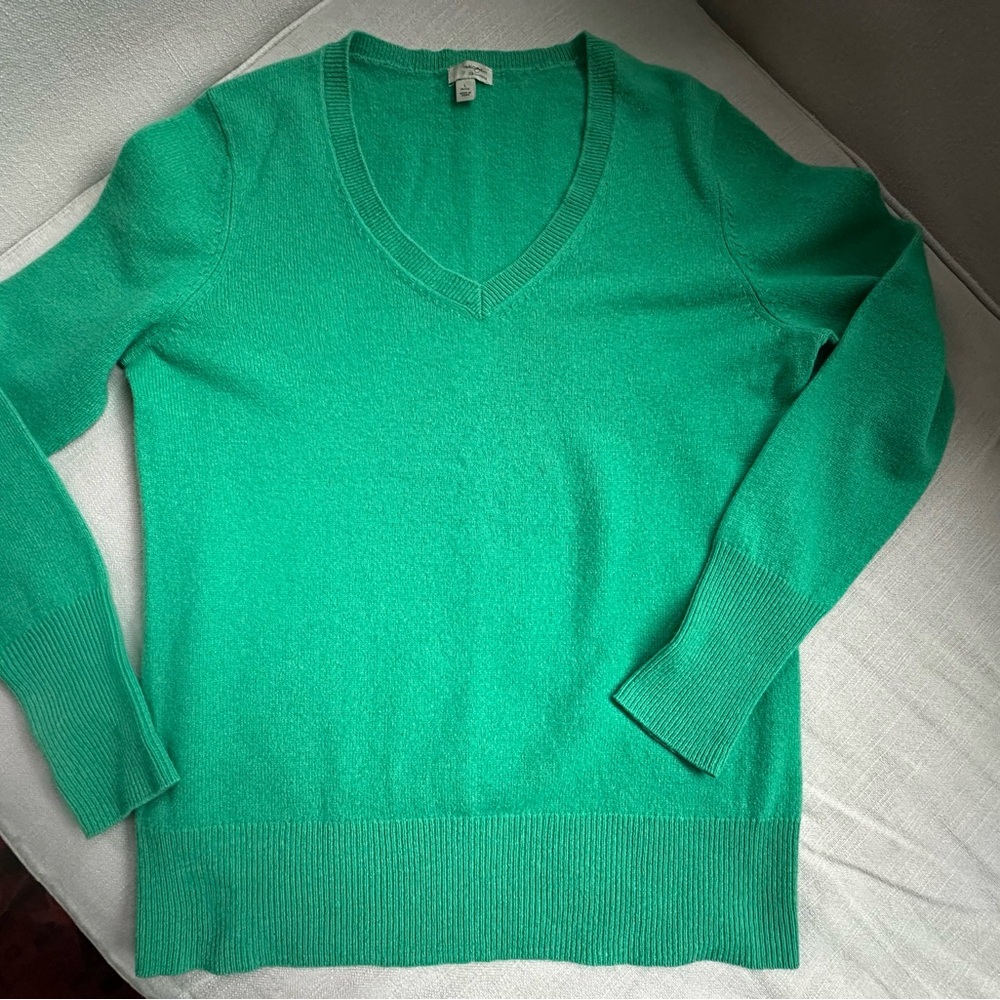 Cashmere V-Neck Green Sweater
